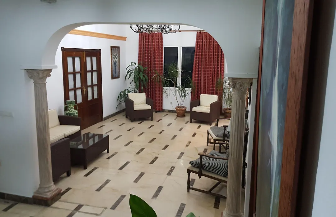 Hostal Restaurante El Lirio-1